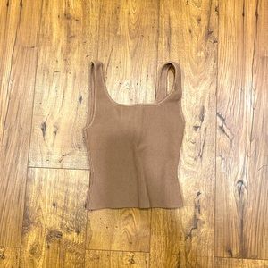 Aritzia Babaton Sculpt Knit Tank